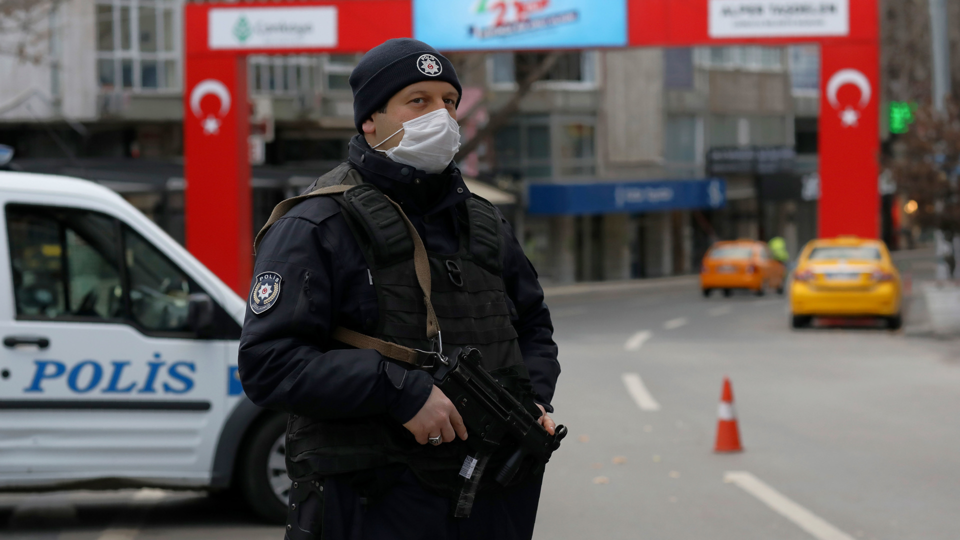 В Турции задержан полицейский, расстрелявший своих коллег в участке