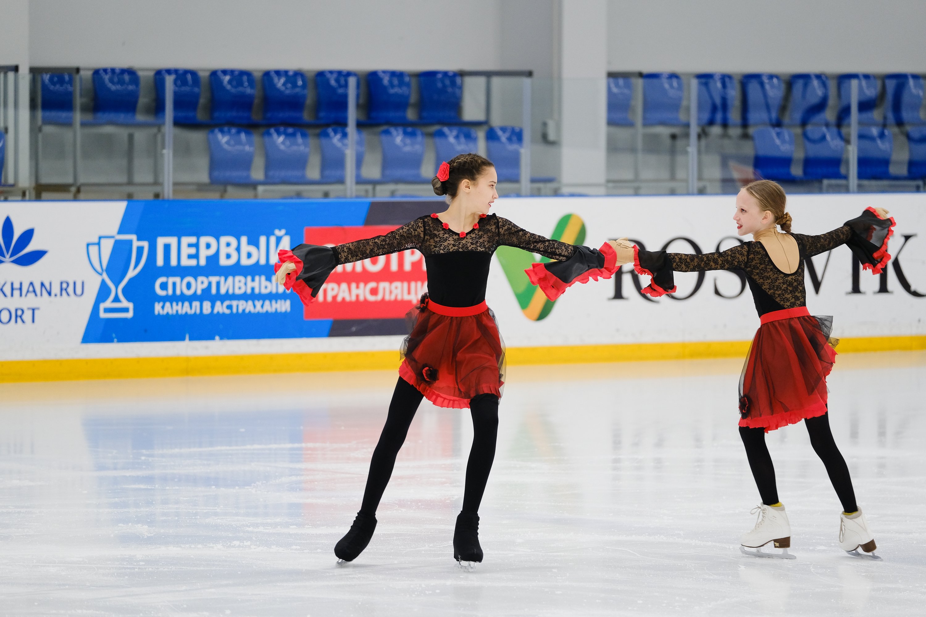 Ледовый дворец в астрахани
