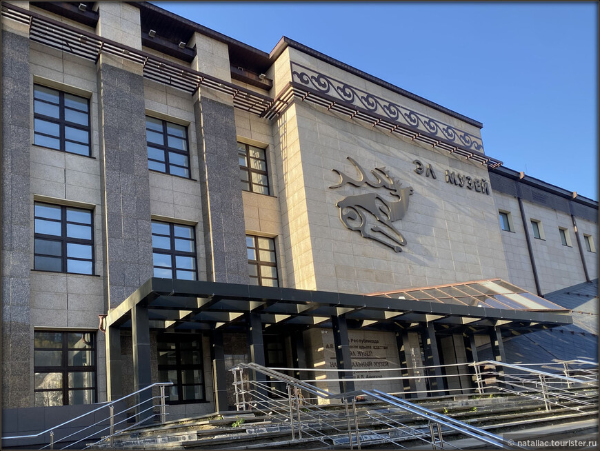 «Осенние краски Уймонской долины». Прощальный день: на гору Маяк с закрытыми глазами, посиделки на берегу Катуни и у костра в ночи 