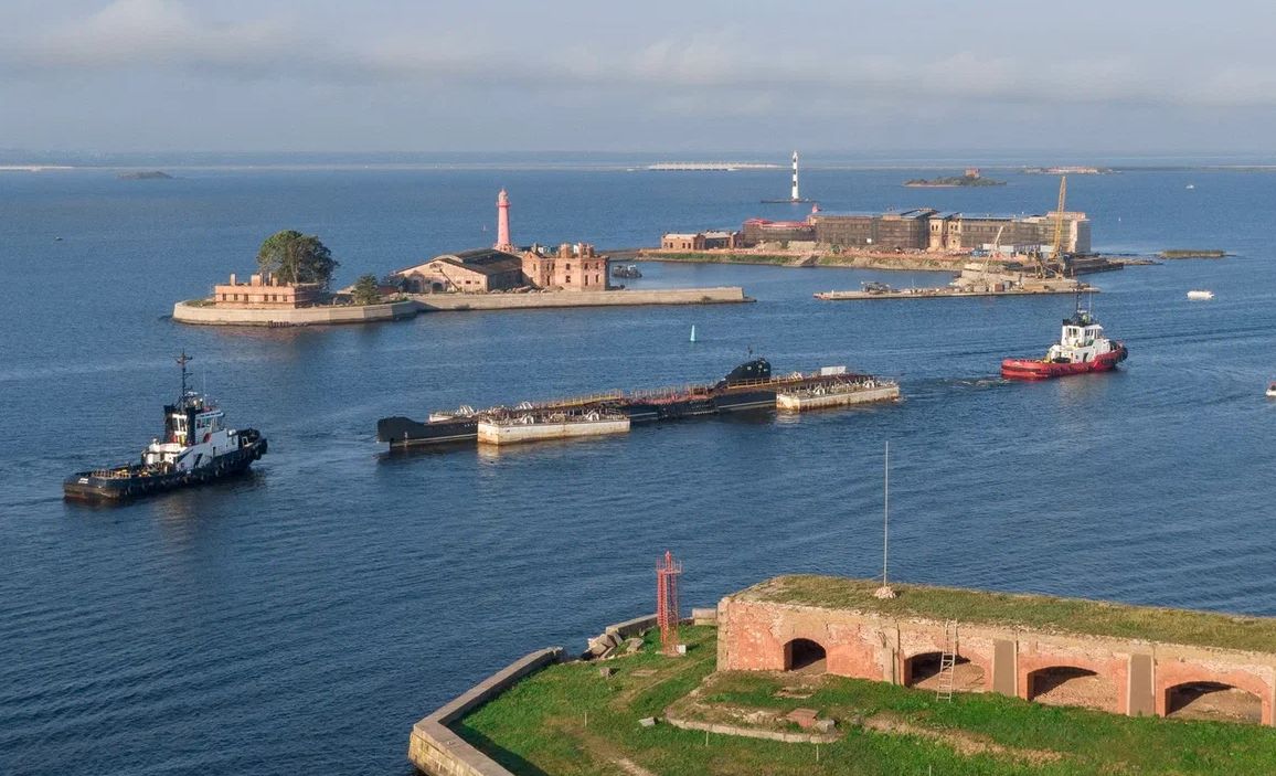 Остров фортов ленинский комсомол