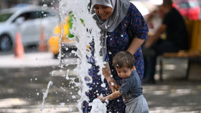 Эксперт: Жара в Турции продлится до октября