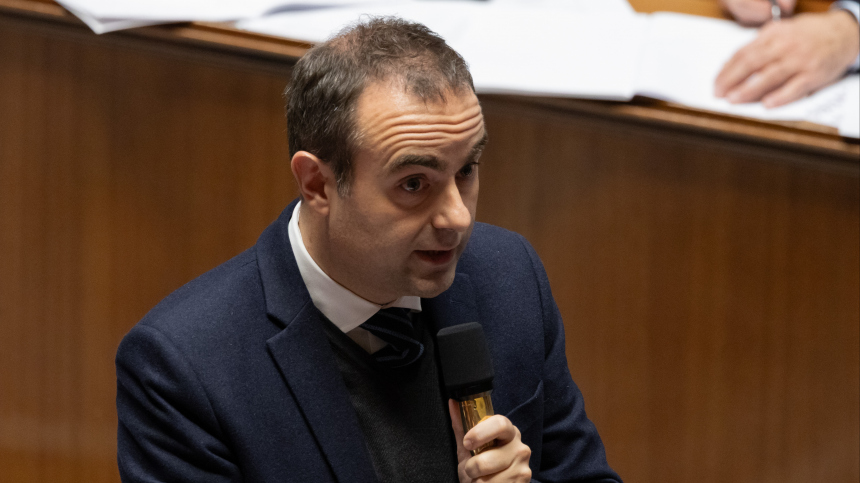 Какой процент доверия к премьеру Франции Лекорню