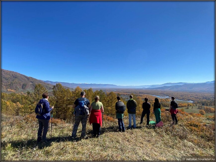 «Осенние краски Уймонской долины». Прощальный день: на гору Маяк с закрытыми глазами, посиделки на берегу Катуни и у костра в ночи 