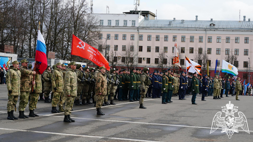 В Кирове росгвардейцы и подшефные кадеты готовятся принять участие в параде Победы