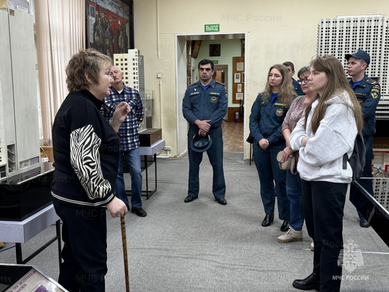 Изучение истории ведомства: сотрудники Управления по ЮАО посетили музей пожарной охраны