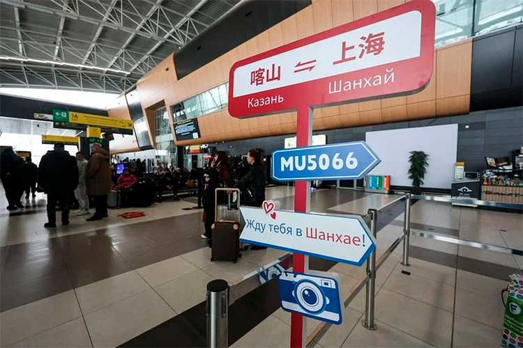 Полетов в Шанхай все больше