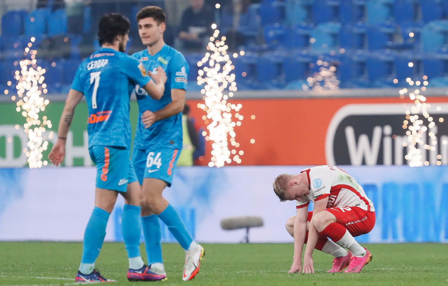 Вендел зенит футболист. Счет зенита со спартаком. Счет зенита со спартаком. Динамо зенит 7-1. Фк зенит 2021.