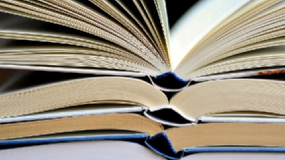 Актриса Алиса Старовойтова презентует дебютную книгу в Москве