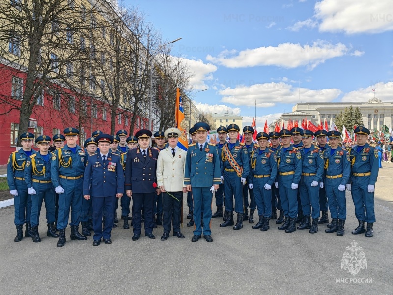 Кировские спасaтели приняли участие в торжественных мероприятиях в честь юбилея Великой Победы