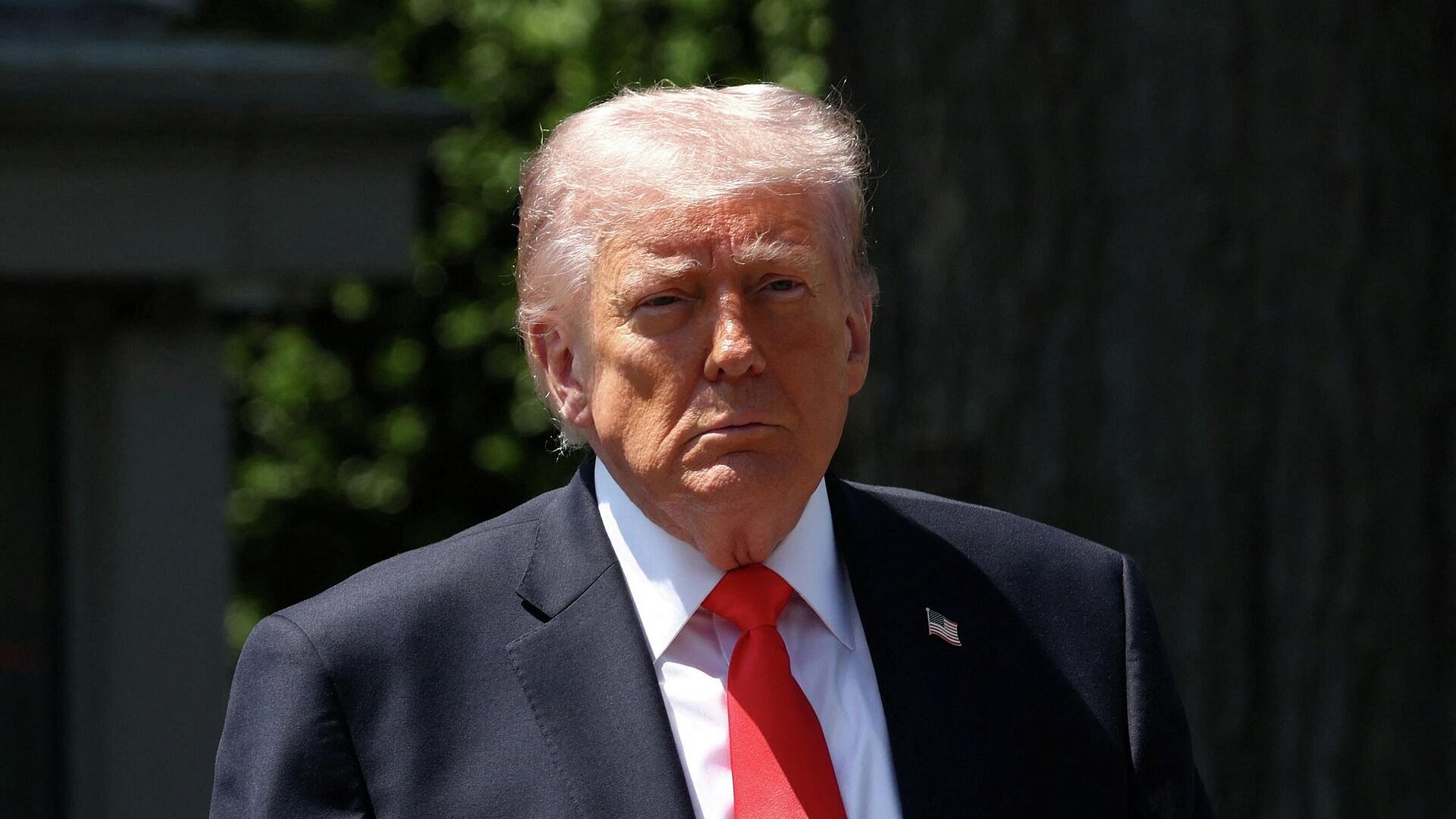 Трамп в среду проведет закрытый брифинг с разведкой