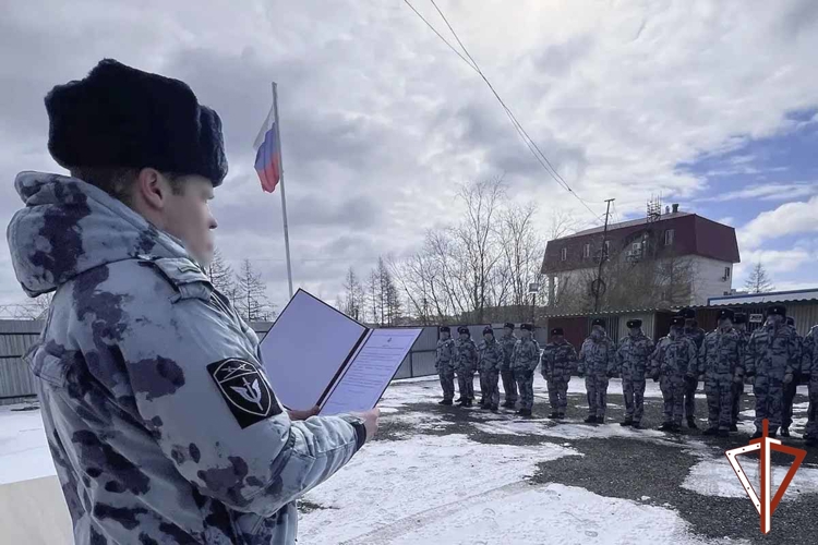 Новобранцы ОМОН «Север» на Ямале присягнули на верность Отечеству в преддверии Дня Победы