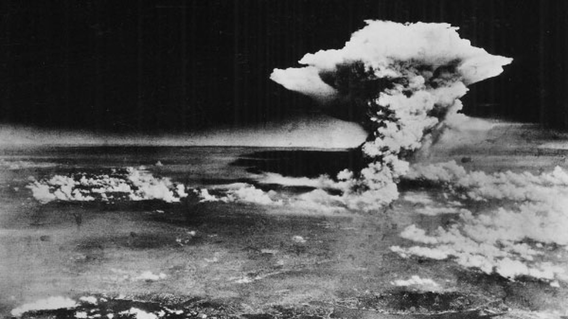 Сенатор Грэм вспомнил Хиросиму и Нагасаки, говоря о передаче Израилю нужных бомб