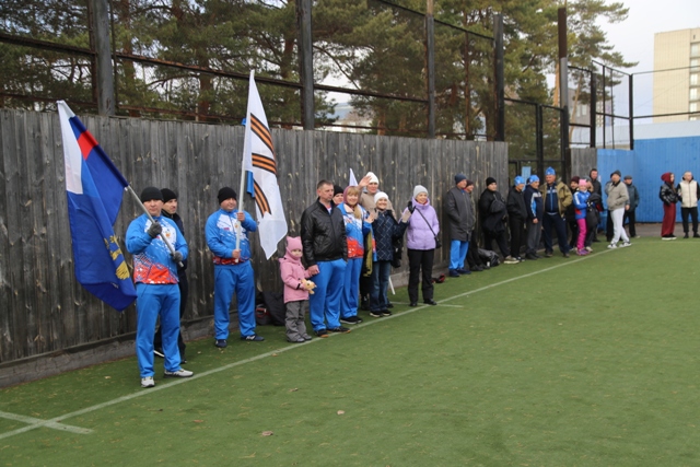 Руководство регионального УФСИН во главе с начальником Управления Сергеем Балдиным присоединилось к Всероссийской акции «Россия – семья семей. #МЫВМЕСТЕ», организовав товарищеский футбольный матч