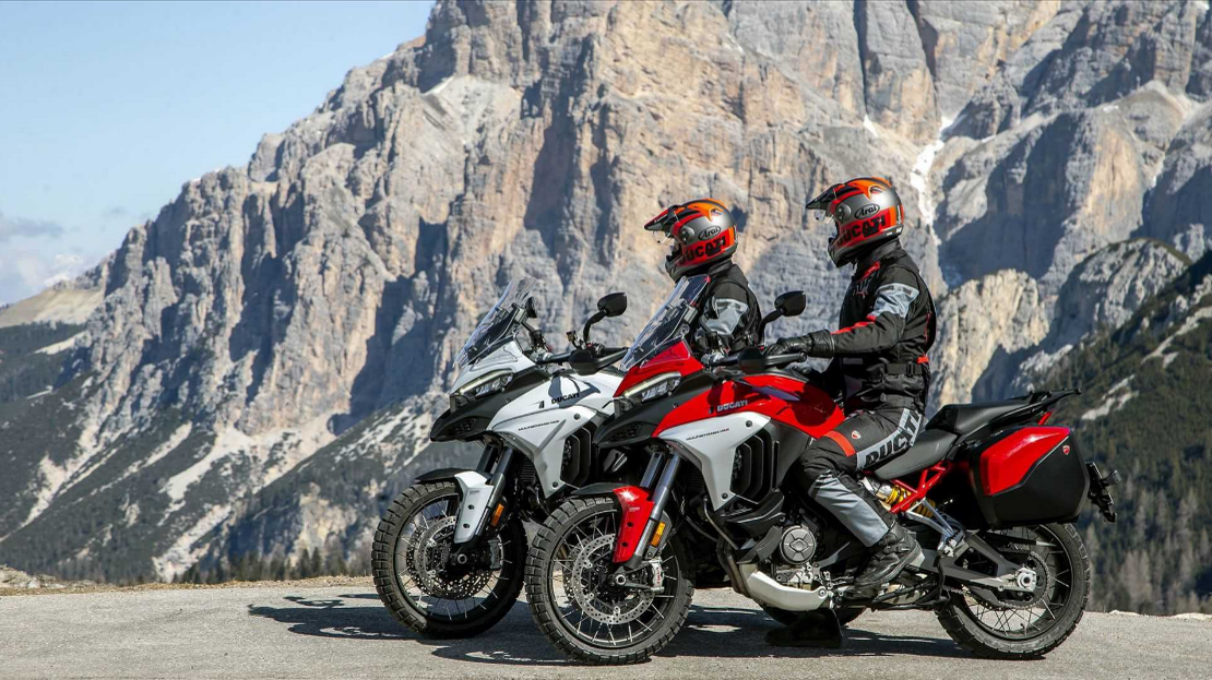 Мотоцикл хозяев. Ducati Multistrada 1200 2022. Ducati Multistrada v4 Rally. Мотоциклист. Мотоциклы Хонда участники гонок.