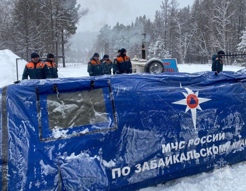 Сотрудники МЧС России развернули мобильные пункты обогрева на дорогах Забайкалья