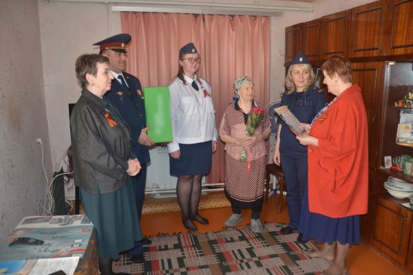 В преддверии Дня Победы ветераны УИС Костромской области принимают поздравления