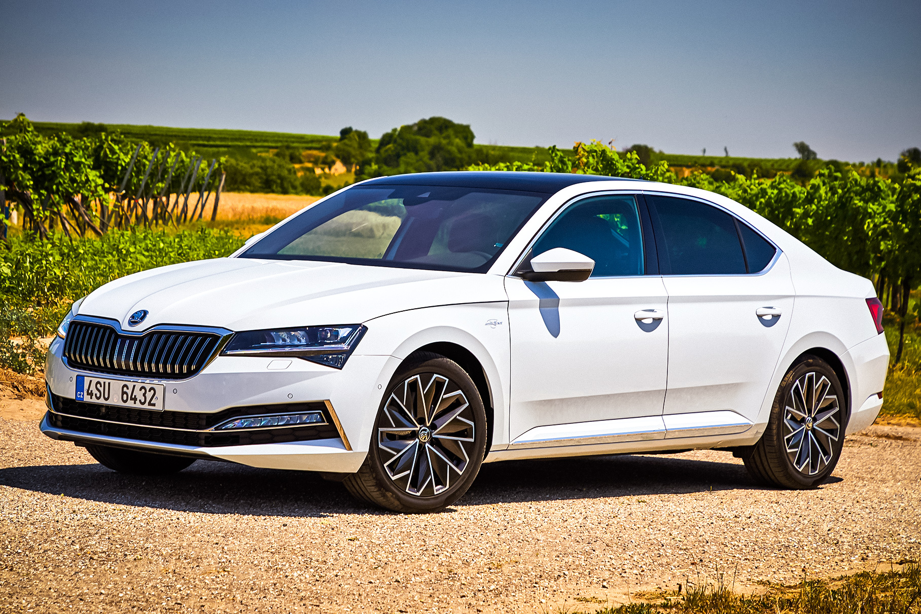 Škoda Octavia 2021 белая