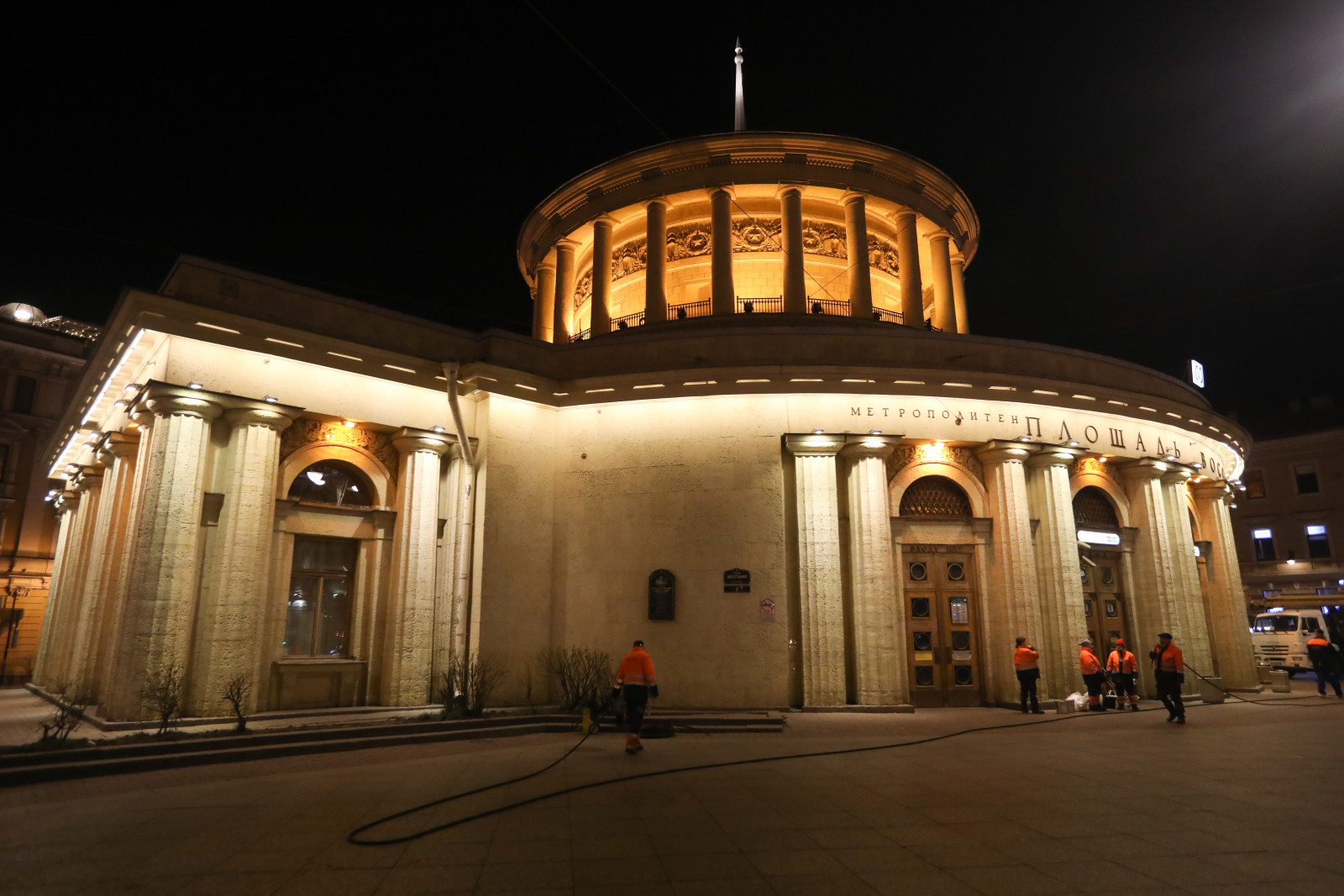 станция метро площадь восстания. станция площадь восстания. площадь восстания метро спб. вестибюль станции метро площадь восстания. площадь восстания вестибюль 2.