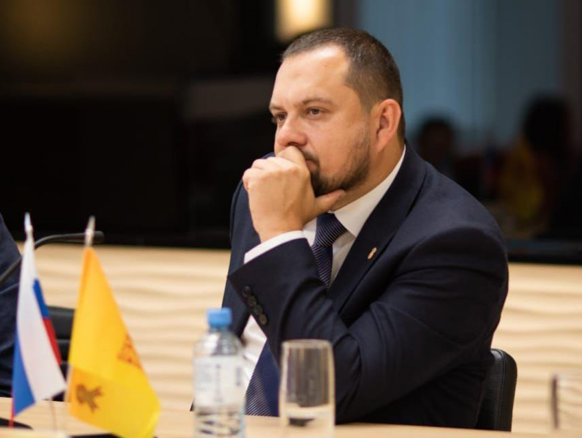 «Пора перетряхнуть Минздрав Воронежской области», - кандидат от «СР-ЗП» Дмитрий Кухаренко 