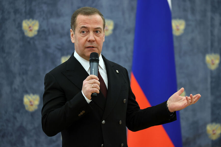 Медведев обратился к россиянам в День народного единства | Культура ...