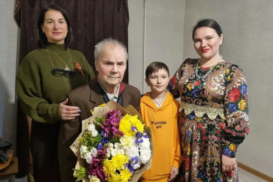 Камчатские ветераны войны получили музыкально-стихотворные поздравления с Днём Победы. Фото: kamgov.ru. Фотография 5