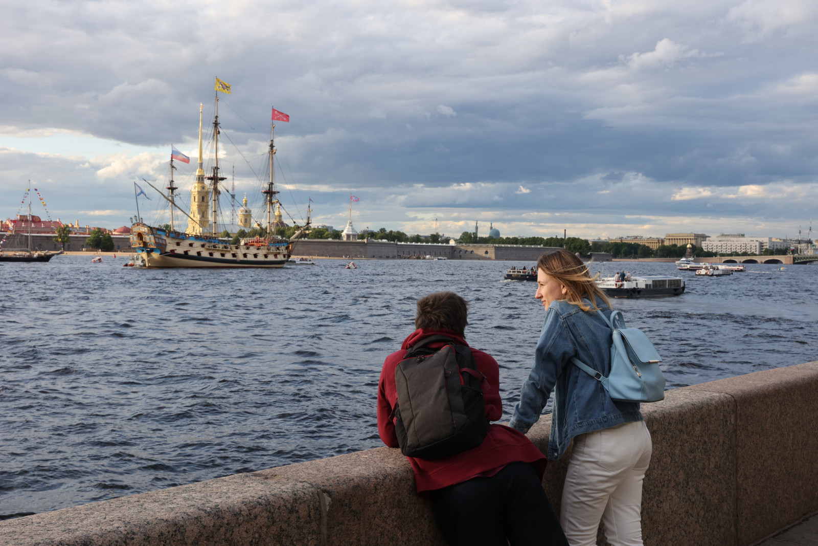 Снова петербург. Сняты ограничения в Питере картинка.