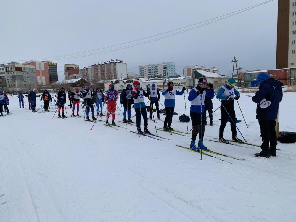 На озере Сайсары состоялся чемпионат по лыжным гонкам среди любителей