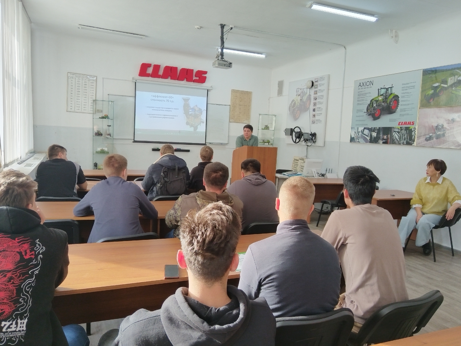 Заседание студенческого научного кружка «Инженер» фото