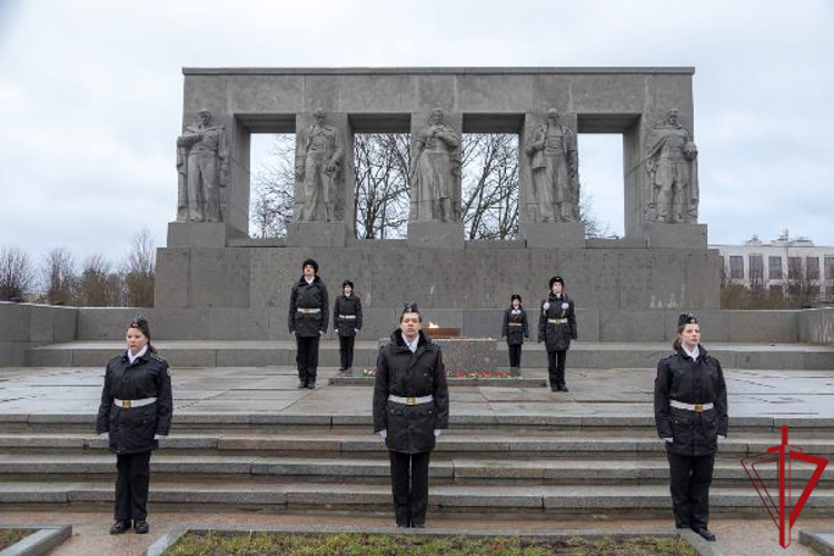 В День неизвестного солдата росгвардейцы почтили память павших воинов