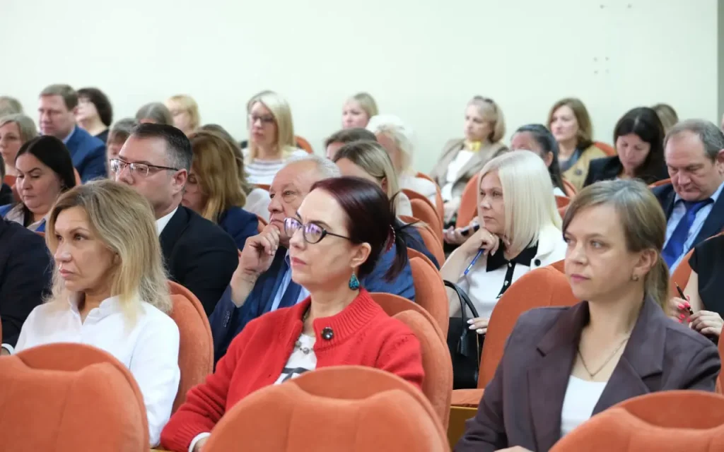 Брянским судьям напомнили, что к людям надо сейчас относиться помягче