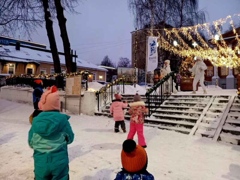 В Кирове проходят сказочные дни Девицы Метелицы