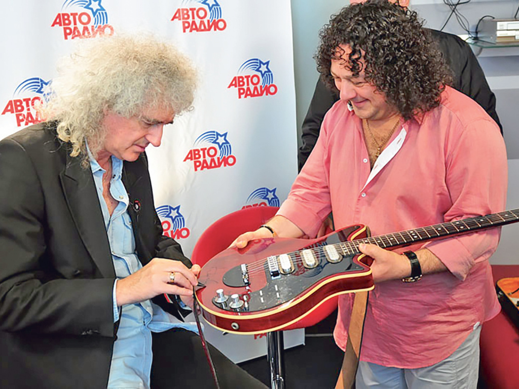 Бэк вокалистки кевина маккоя. Lis live. Бэк вокалистка саруханова. Бэк вокалистка саруханова. Элизиум бэк вокалистки.