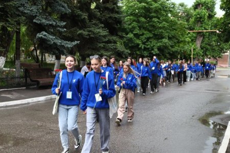 В Саратове участники «Университетской смены» из ЛНР посетили Парк Победы