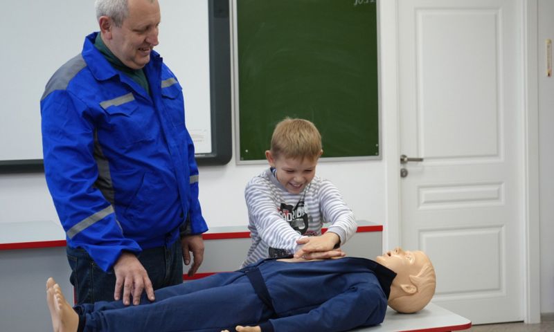 Энергетики «Россети Центр» учат ярославских школьников дружить с электричеством правильно