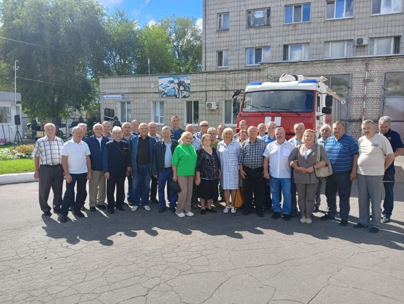 Сотрудники Главного управления МЧС России по Ульяновской области чтят память ветеранов-героев