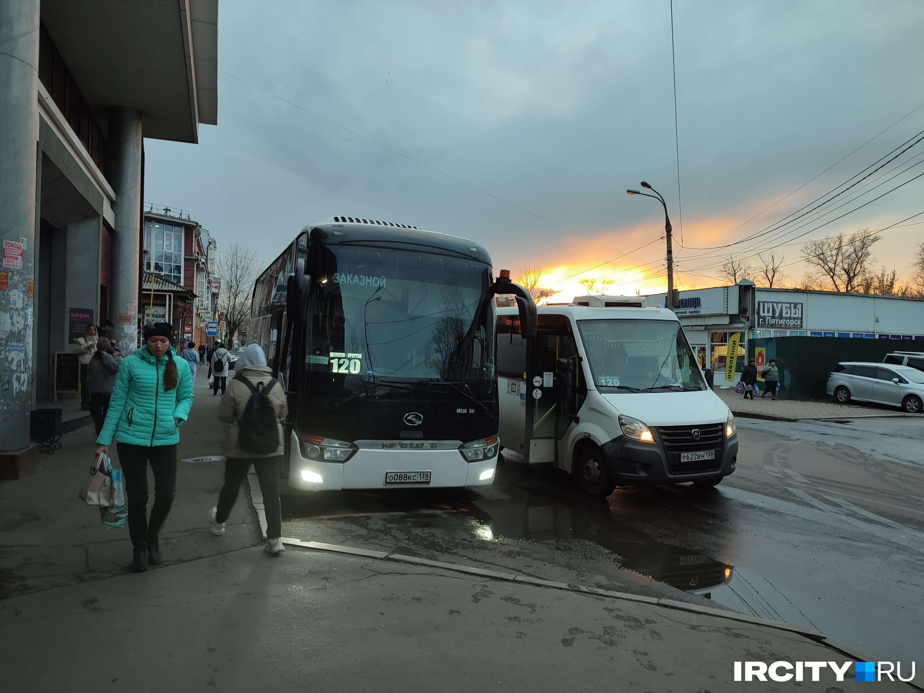 Такие автобусы можно увидеть в городе в утренние и вечерние часы пик