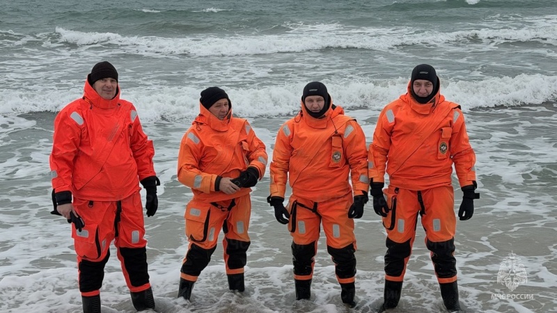 Крымские спасатели обеспечили безопасность во время крещенских кyпаний