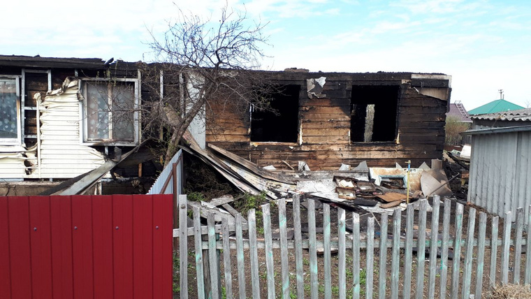 Под Курганом сгорел дом эвакуированной жительницы села Менщиково