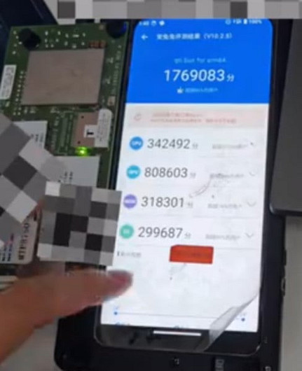 Прототип Xiaomi 15 с чипом Snapdragon 8 Gen 4 показали на видео
