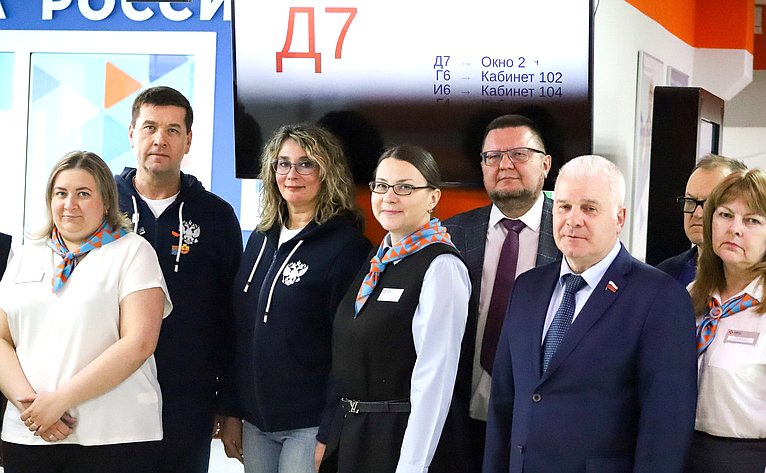 Сенаторы посетили Республиканский центр занятости