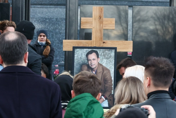 Думали, болезнь всё, ушла: Друзья Лёвкина честно рассказали о переживаниях после смерти певца