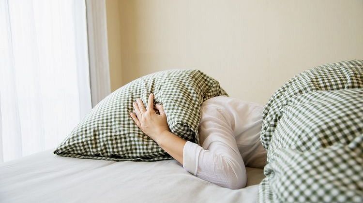 Способы быстро уснуть, если не спится: что советуют врачи и народная мудрость