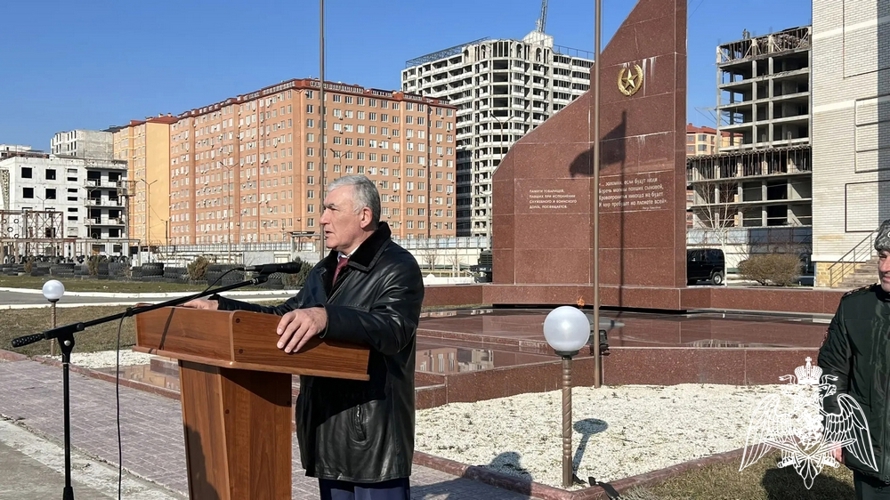 В Дагестане росгвардейцы почтили память боевых товарищей, погибших в ходе трагических событий 1996 года