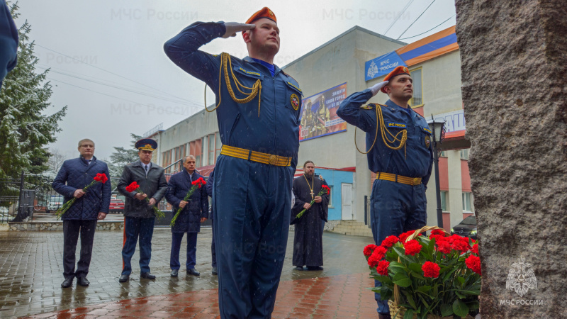 В Крыму отметили День спасателя Российской Федерации