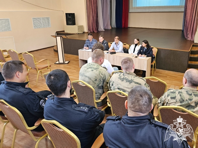 Новгородские росгвардейцы провели круглый стол с представителями силовых структур региона