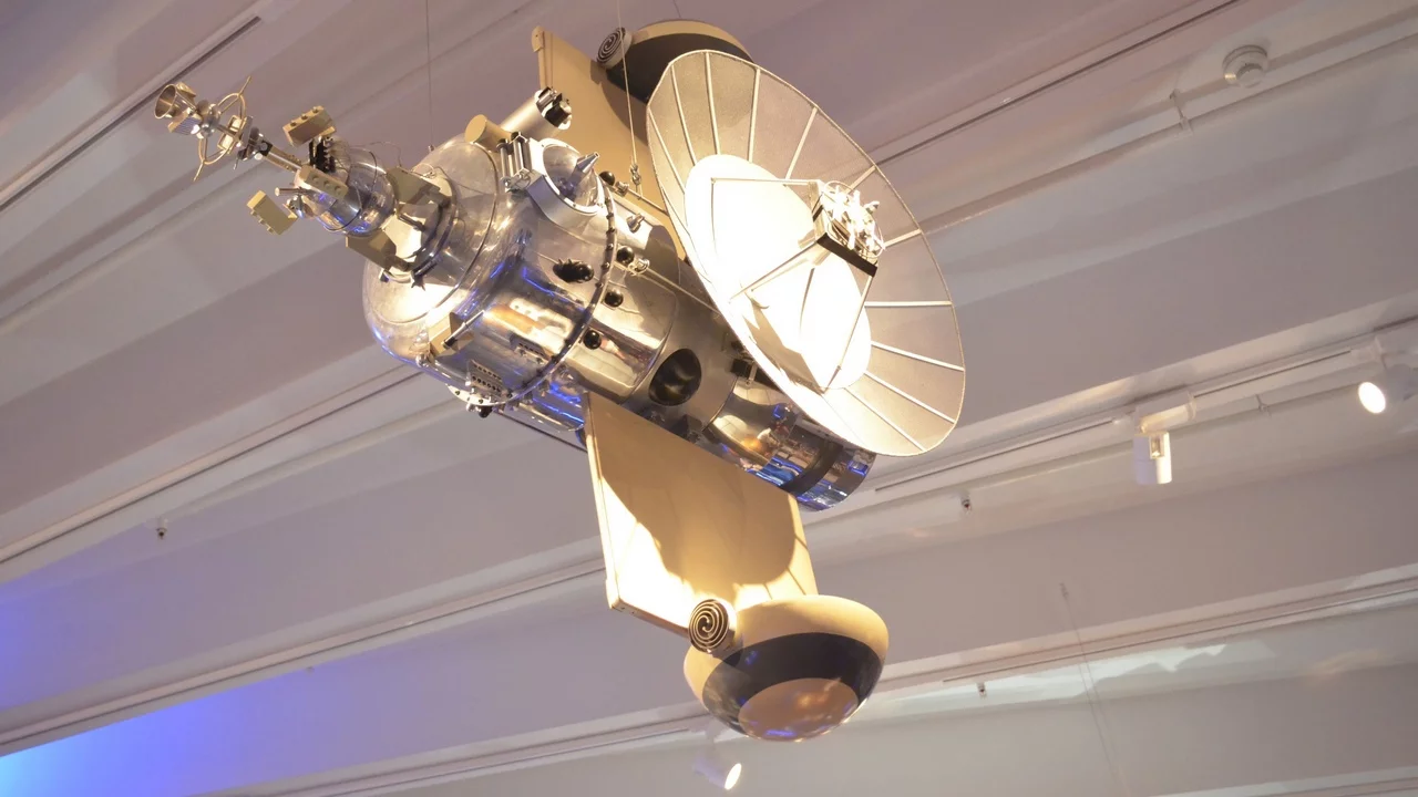 Челябинск получил со спутника открытки в честь Дня космонавтики