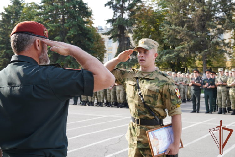 В Саратовском военном институте Росгвардии прошел посвященный началу учебного года митинг 