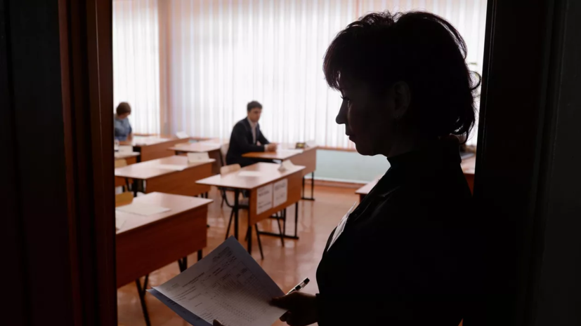Супруг главы Минфина Литвы назвал бастующих учителей «бройлерами» и «нытиками»