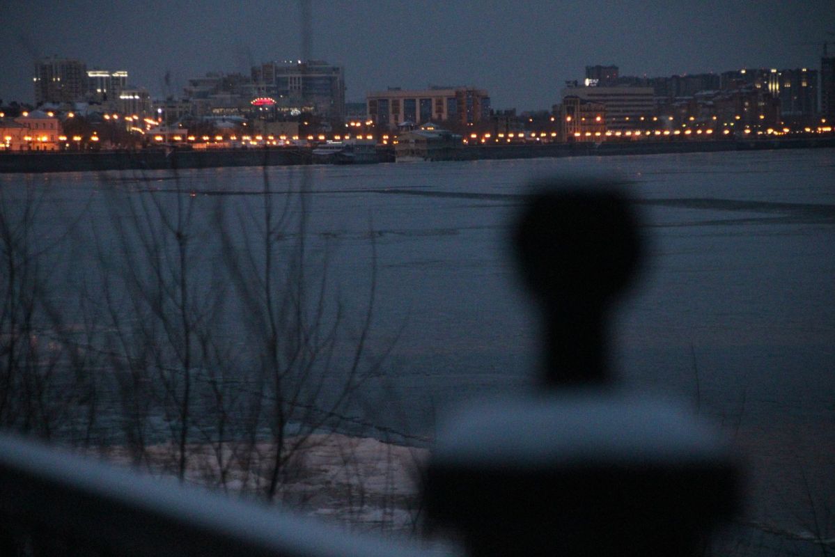 Астрахань холодно. Самая холодный день в Астрахани. Ночная Астрахань. Солнечно в холодную погоду.