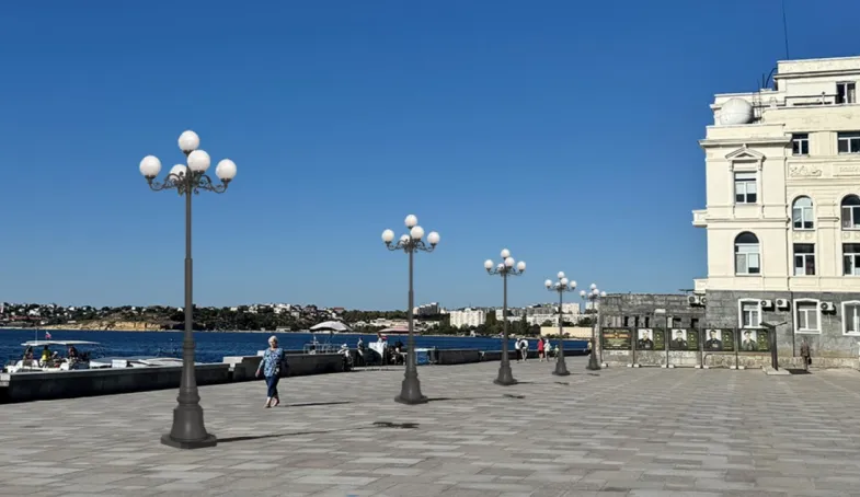 Новые фонари отразят эстетику Приморского бульвара в Севастополе></div><div class=